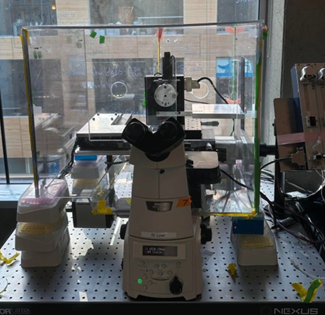 Early environmental chamber integration mockup around microscope